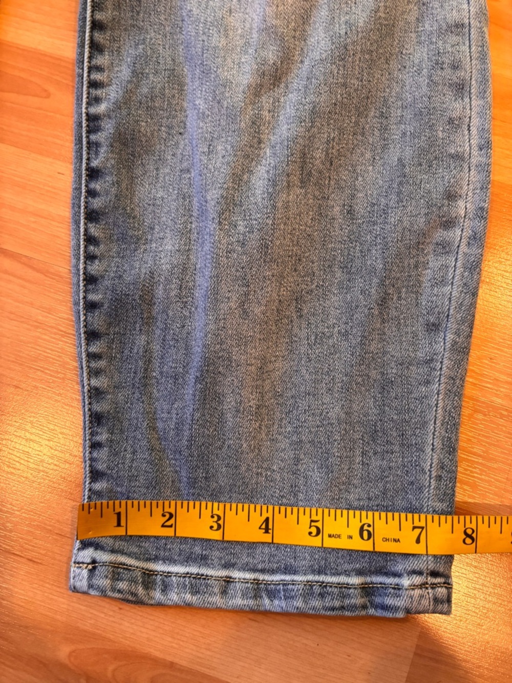 Judy Blue Boyfriend Fit Light Wash Jeans - Picture 2 of 8